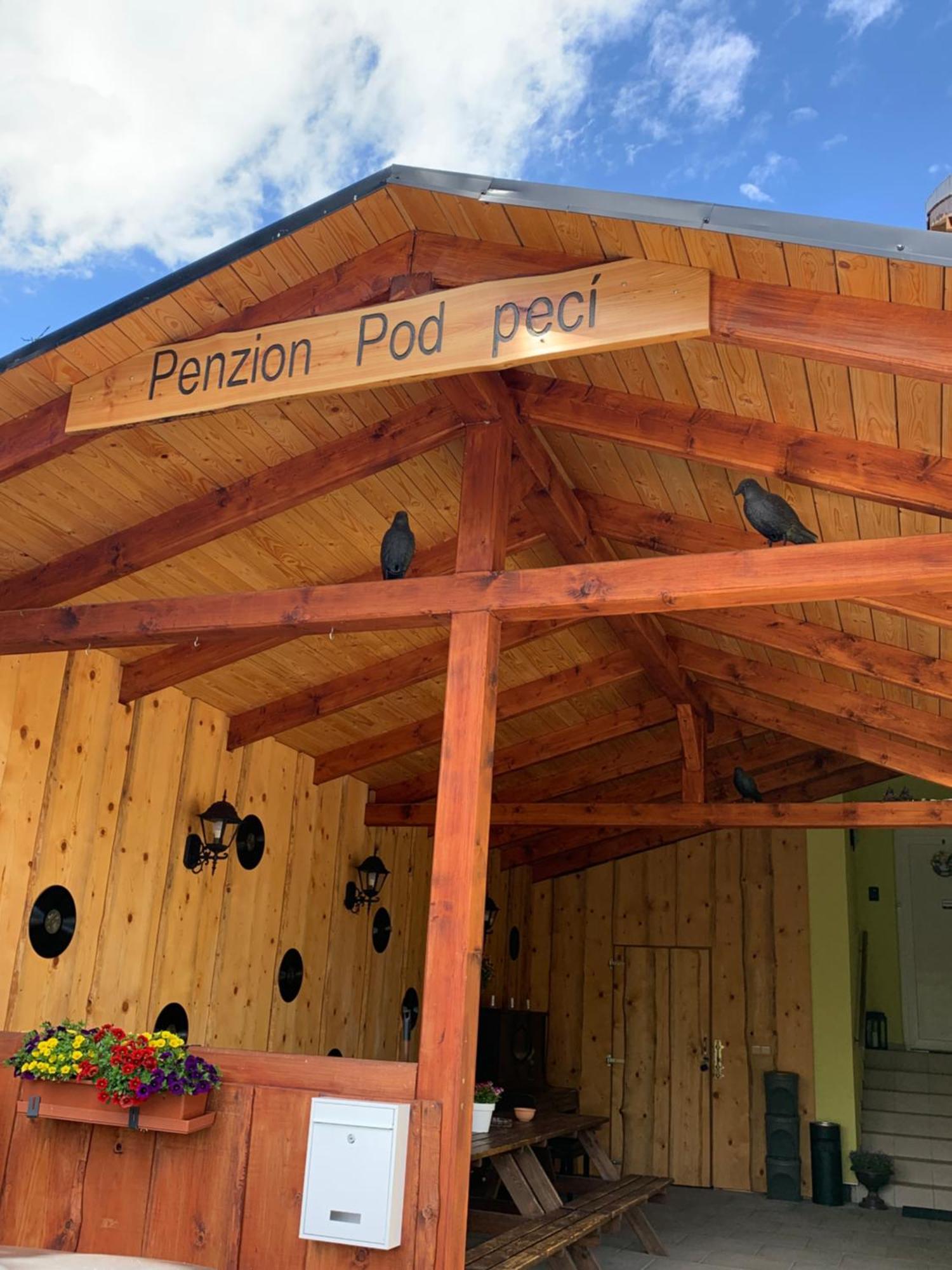 Penzion Pod Peci Lenora Exterior foto